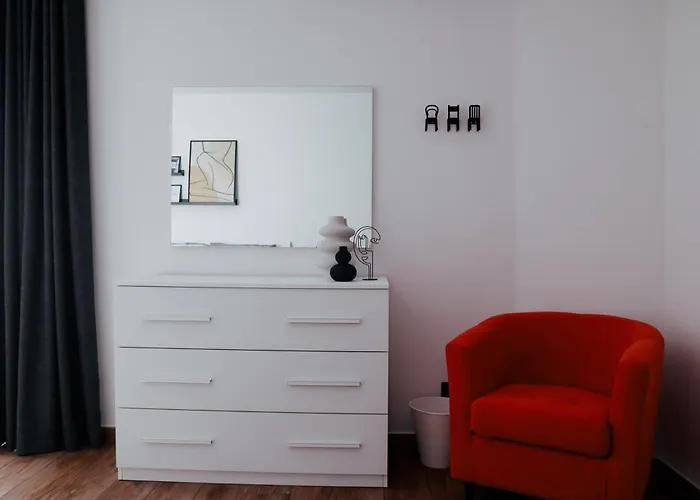 Urban Design 3 Bedroom Apt Main Bedroom